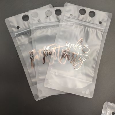 Parti Sporları Use16OZ, Saman Saplı Sıvı Paketleme Kılıfı içiyor